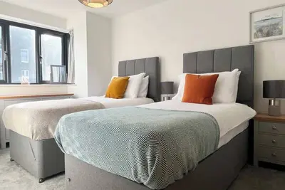 Image de Retallick on Morrab- Parking- Near Promenade