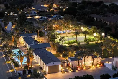 Image de Cache Estate Tennis Court Pickleball