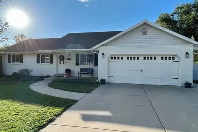 Image de Private Retreat • Pets Welcome • Waffles Too!