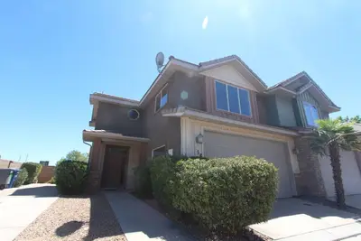 Image de 3 Bedroom 2. 5 bath townhome for temporary housing - Ideal for relocations, temporary job assignments or insurance displacements.