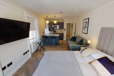 Image de Cathedral Views | Heart of City | Communal Laundry