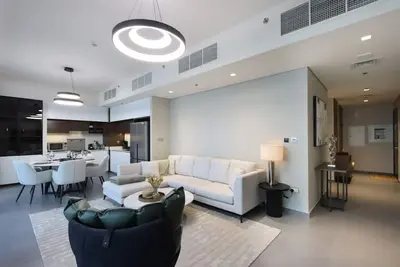 Image de Waterfront 2br with Dubai Skyline Views