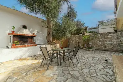 Image de Maison de Vacances 'Serenity' avec Terrasse Privée, Wi-Fi et Climatisation