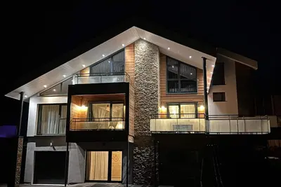 Image de Chalet proche du lac et des sentiers de randonnée, terrasse, jacuzzi, sauna