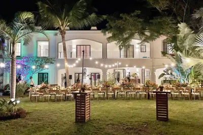 Image de Villa de luxe spacieuse avec 7 suites climatisées à Calodyne, Île Maurice