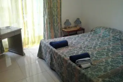 Image de Joli 3pièce au RdJ d’une villa. 5 mins de la plage 1 min de transports publiques