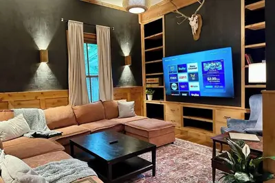 Image de The Downtown Miners Cabin