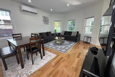 Image de Charming 3-bedroom apartment in superb Schenectady with Ac