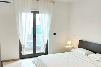 Image de 5 minutes from the historic center Bright family apartment with balconies