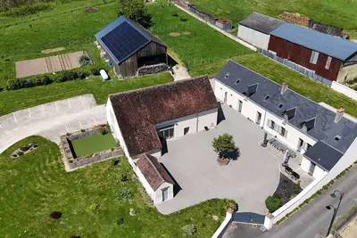Image de La Chambrisienne: Maisons de campagne  avec piscine chauffée toute l'année.