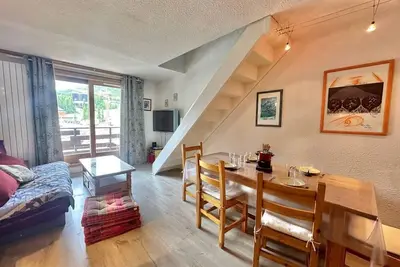 Image de À 10m des pistes de ski, 1er étage, vue montagne/station, balcon, télévision, casier à ski, 45m²