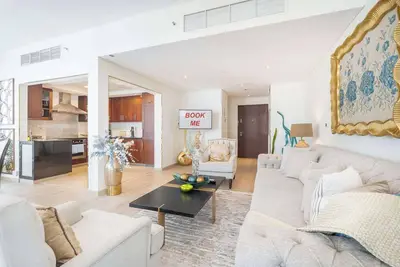 Image de StayShort - Downtown Dubai sleeps 4 close to Burj Khalifa!