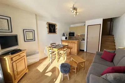 Image de À 10m des pistes de ski, Rez-de-chaussée, vue pistes de ski, balcon, télévision, casier à ski, 21m²