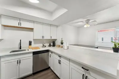 Image de “Your Phoenix Base, Clean, Cozy, and Centrally Located”