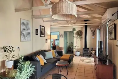 Image de Woodmellow  Family Holiday Cottage  8 & Wood Stove