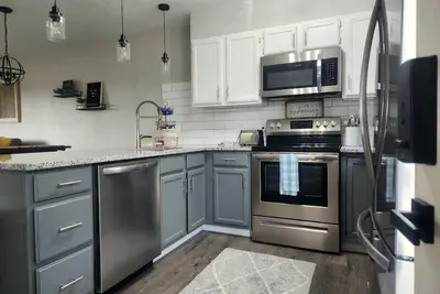 Image de A Spacious Townhome in Newton - Unit D