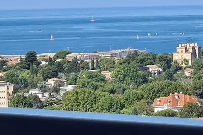 Image de face au  Vélodrome, Incroyable vue mer et notre Dame de la Garde