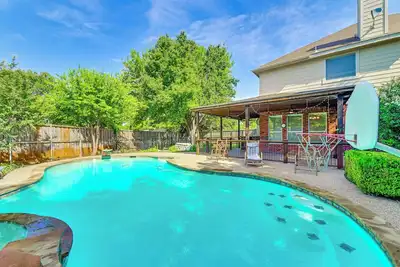 Image de Dfw Sports Hub: Home w/ Pool & Hot Tub in Frisco!