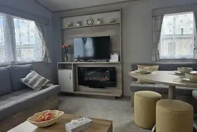 Image de Stunning 6 berth caravan near to the beach at Pakefield ref 68115cr