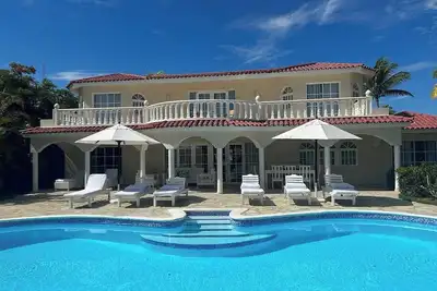 Image de Casa Del Amor 5 Bedrooms/Sleep 13-Unlimited Food & Alcohol Included!