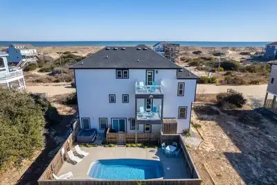 Image de Beach Bound Carova 4x4 Obx