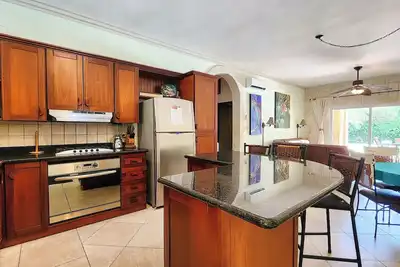 Image de Ocean Dream Art Deco 2bd/2bth steps from the ocean