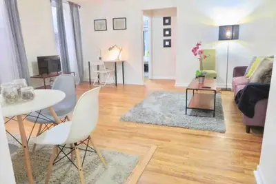 Image de In the heart of Center City! Large bi-level 3/2