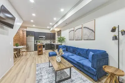 Image de New 2/2 Across from Fairmount Park | 10 Mins to Dt