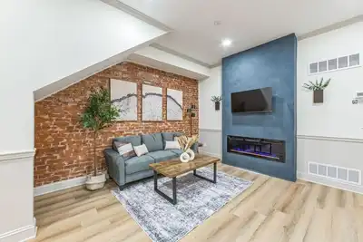 Image de New 2/2 Across from Fairmount Park | 10 mins to Dt