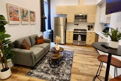 Image de Renovated Jr 1br | Center City | Sleeps 4 | 2 Beds