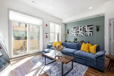 Image de 2br | Fairmount Park | 10 mins to Dt | Sleeps 10!