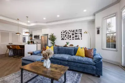 Image de 2br| Across from Fairmount Park| 10 mins to Dt