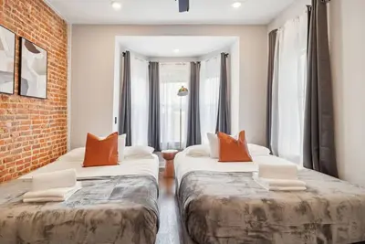 Image de Jr 1Br w/2 Beds | 10 min to Dt