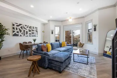 Image de 2br | Fairmount Park | 10 mins to Dt | Sleeps 8!