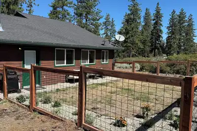 Image de Charming 2-bedroom house private setting with amazing Mt. Shasta view