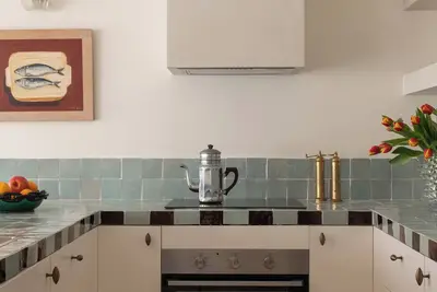 Image de Spacious, pristine abode with ocean views, directly opposite Cott beach & cafes!