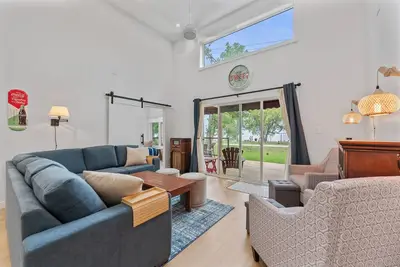 Image de New Waterfront Luxury Cabin on Lake Winnipeg