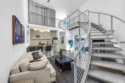 Image de Stunning 3 Br/2 Ba Split-Level w Rooftop & Hot Tub Near Miami University