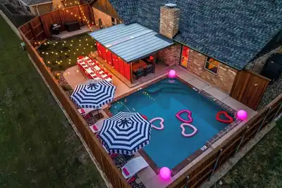 Image de Girly+Godly+Gritty+Graceful+Pool+Pink+Pretty+Very Playful