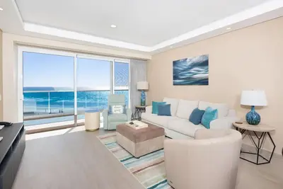 Image de Encantame|2br|Rooftop Pool|LazyRiver|Pickleball