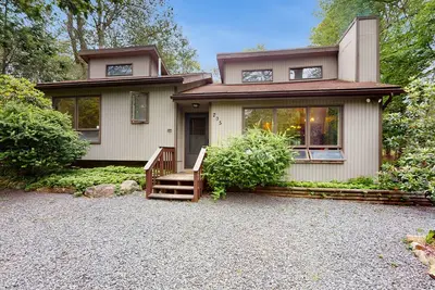 Image de Bright home with deck, grill - pet friendly & close to water parks