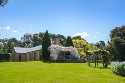 Image de Applegarth - Hanging Rock Views, Near Wineries, Rural 3br Stay!