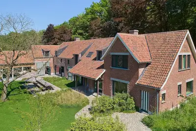 Image de Maison de vacances écologique dans les bois