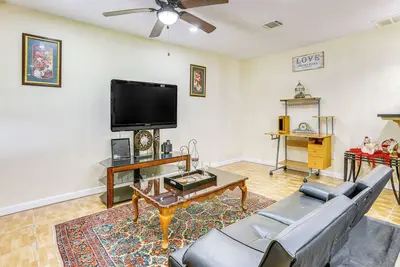 Image de 7 Mi to Dtwn Houston: Family Home w/ Patio & Yard