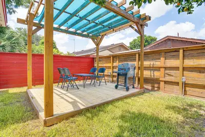 Image de 2 Mi to Family Attractions: Brownsville Cottage!