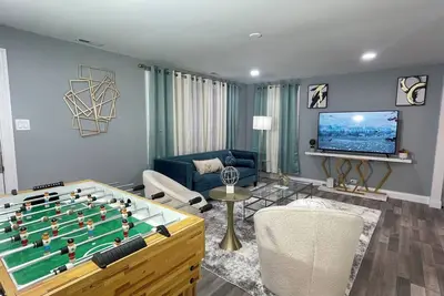 Image de Entire Cozy Home + Free Parking + Fast Wi-Fi & Located in central area