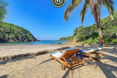 Image de Luxury Oceanfront Villa - Private Beach - Pool