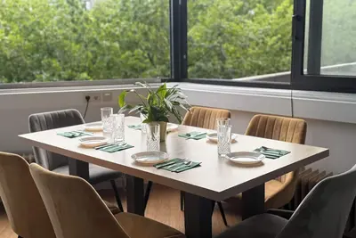 Image de City Center Retreat/ 1 min Train Station