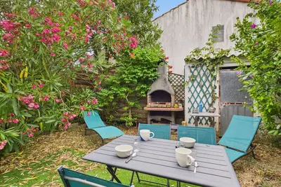 Image de 200m de la plage, jardin, 2 adultes 2 enfants