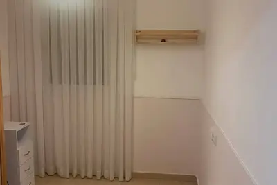 Image de 4-bedroom apartment. Clean, with a lot of space, light. next to shopping centre